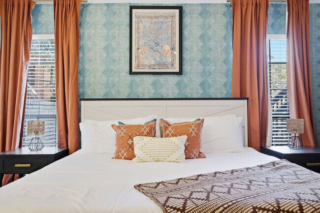 Building Photo - 2915 Quail Oak St