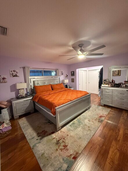 Master Bedroom (6) - 850 SW 50th Ter