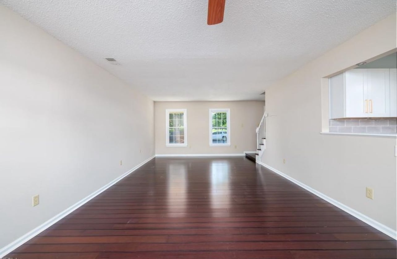 Building Photo - 1288 Hillock Xing