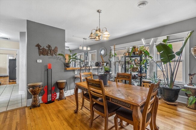 Building Photo - 750 N 34th St