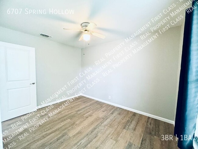 Building Photo - 6707 Spring Hollow St