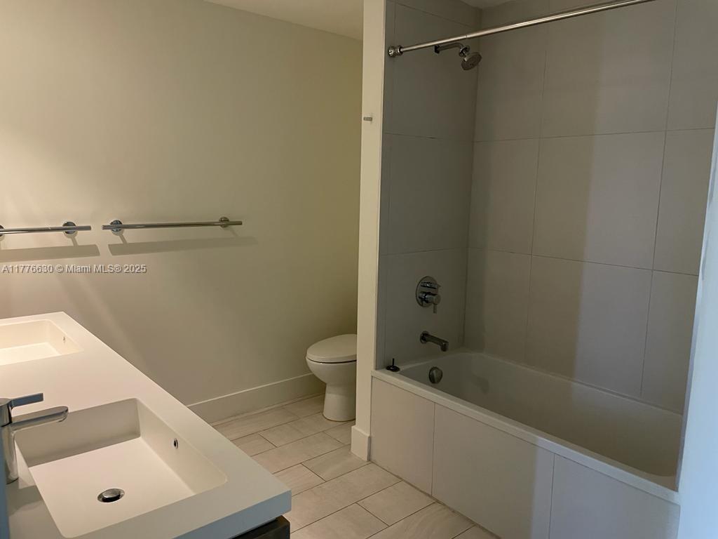 Building Photo - 2000 Metropica Way