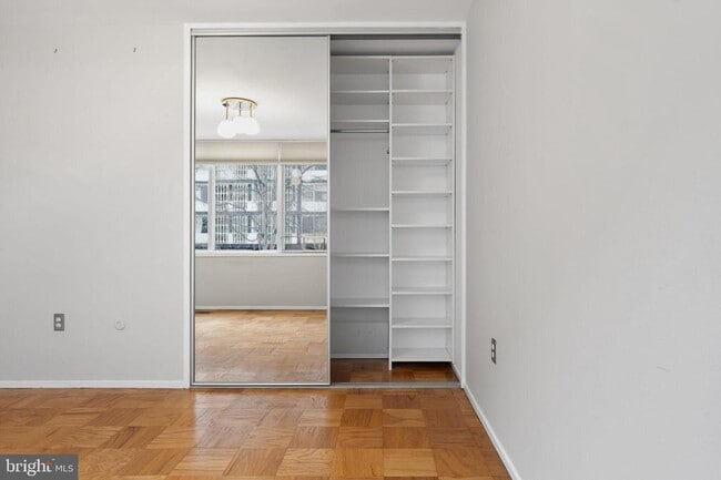 Building Photo - 302 N St SW