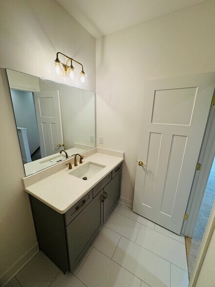 Building Photo - 118 Nickolas Cir