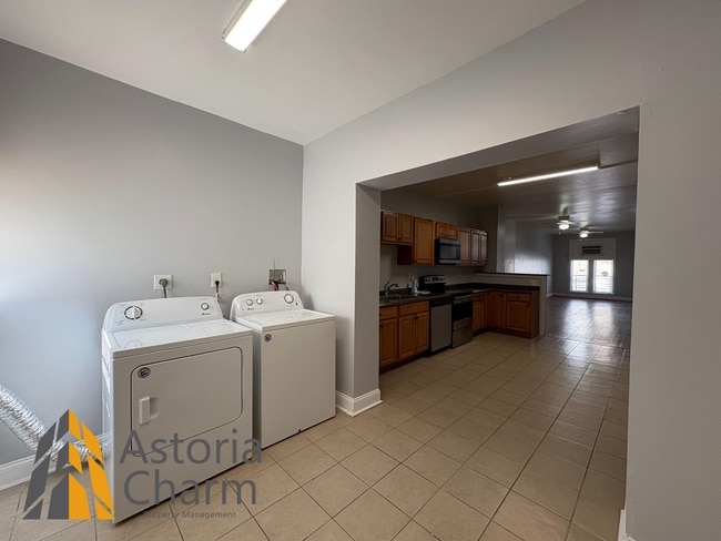 Building Photo - Bright 3 Bedroom Home with Private Basemen...