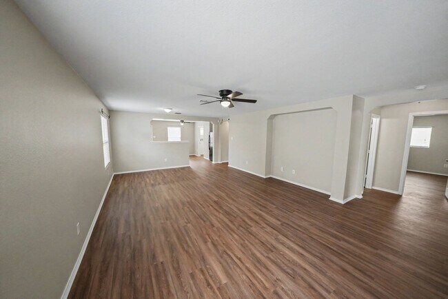 Building Photo - 11114 Hillsdale Loop