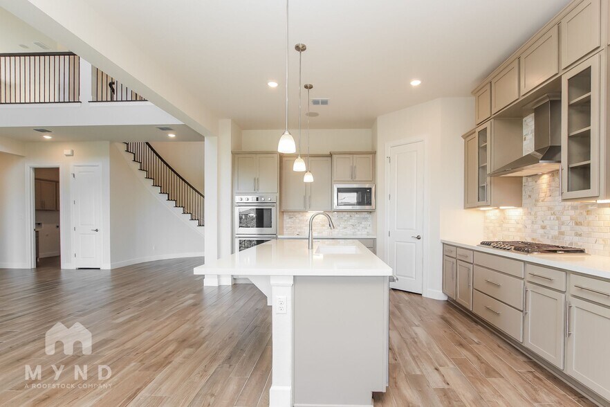 Building Photo - 607 Gunison Dr