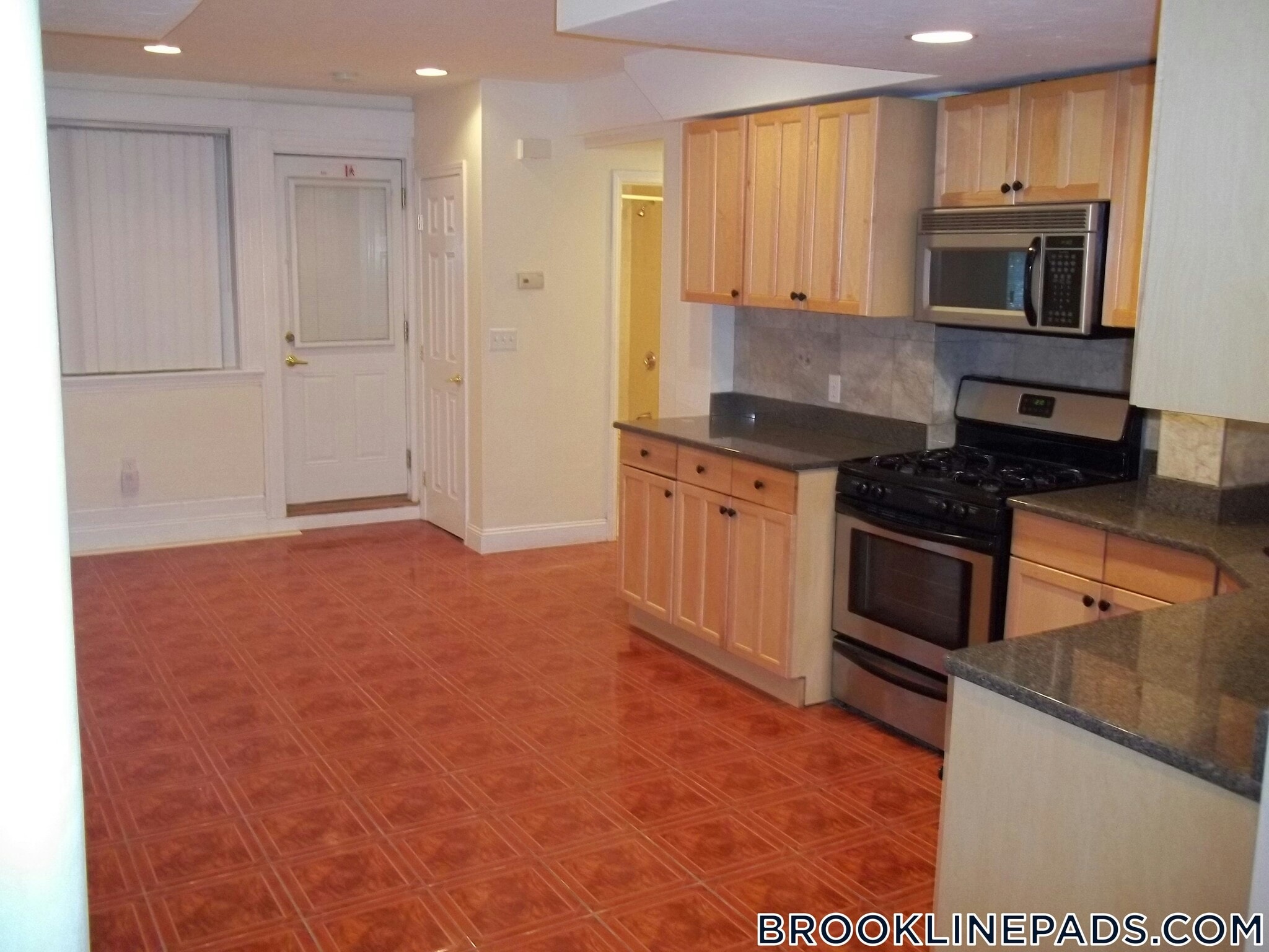 Building Photo - 191 Winthrop Rd