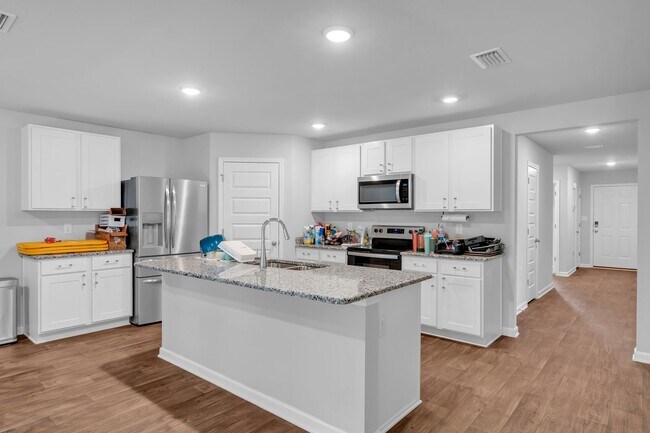 Building Photo - Charming 4BR / 2BA rental in desirable Daphne, AL — great neighborhood, move-in ready.