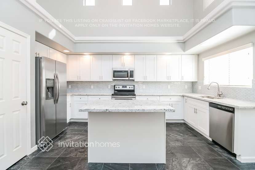 Building Photo - 10729 E Pampa Ave