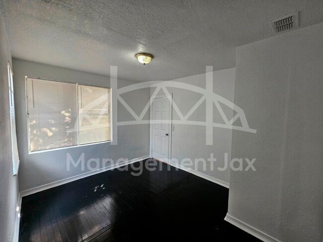 Building Photo - 1664 W 15th St