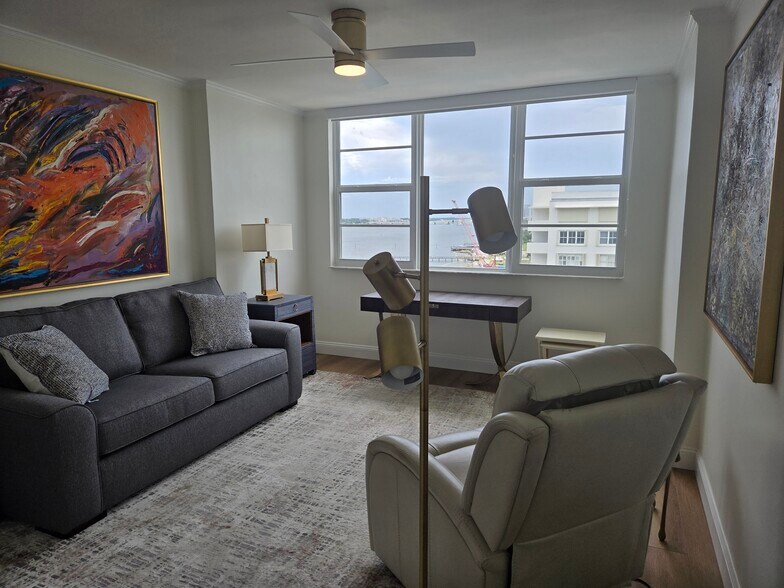 guest bedroom/office/den - 2800 N Flagler Dr