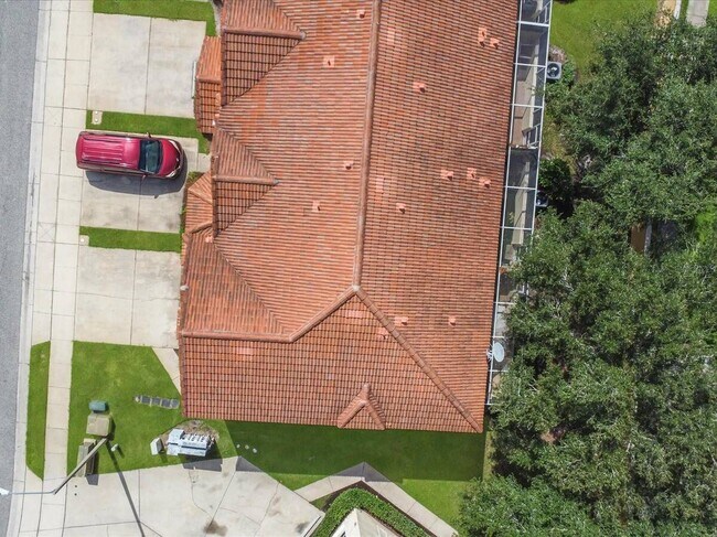 Building Photo - 1302 S Beach Cir