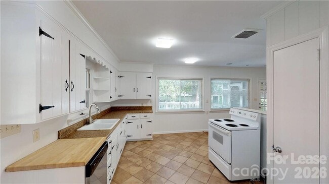 Building Photo - 1426 Bevis Dr