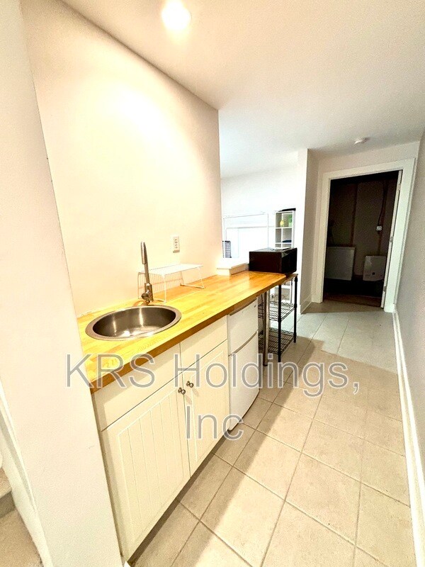 Building Photo - 542 Whitcover Cir