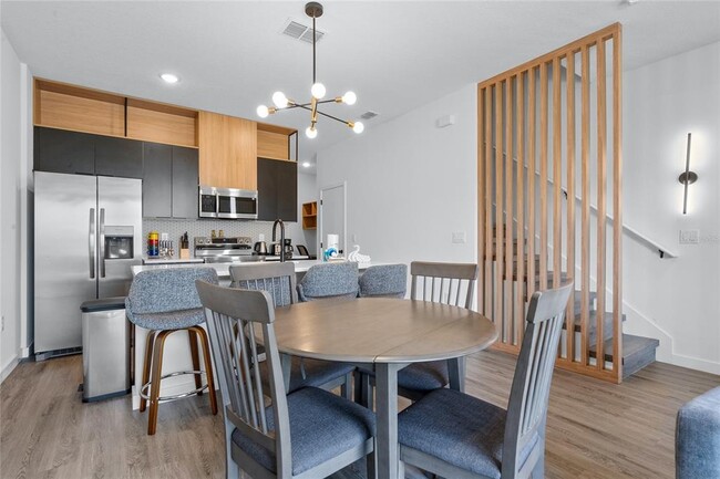 Building Photo - 8779 Zen Dr