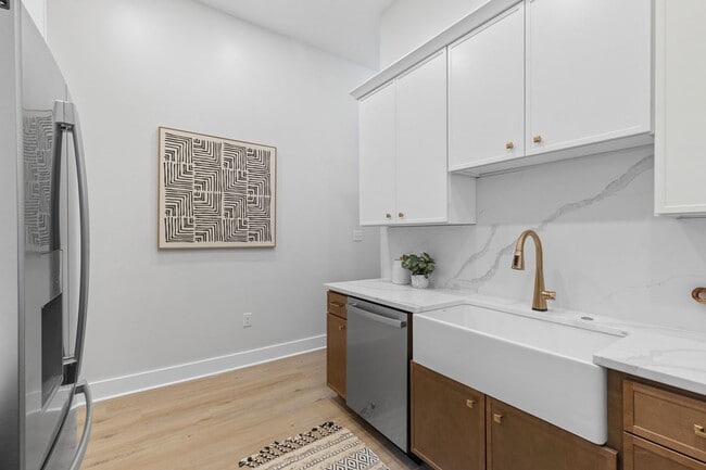 Building Photo - Furnished Luxury Home for Rent-Historic Deutschtown/Northside