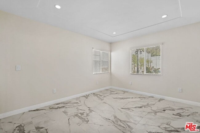 Building Photo - 1852 Holmby Ave
