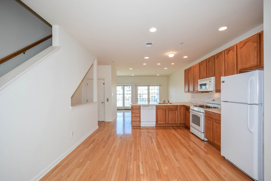 Building Photo - 67 Chelsea Ct