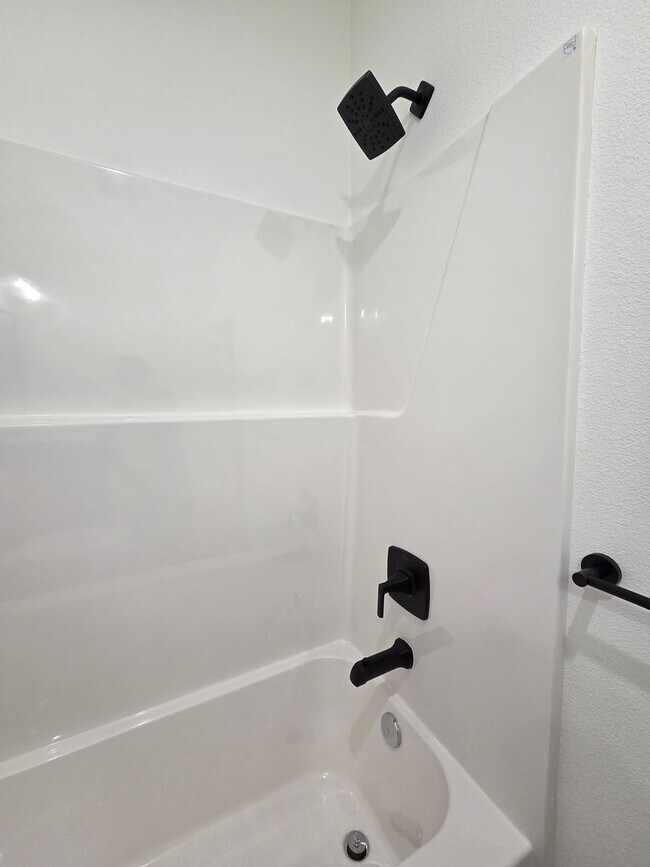 Building Photo - Brand New Build on Old Alturas - ALL Electric with City of Redding Solar!