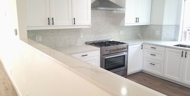 Building Photo - 3 Bedrooms, 2 Baths Remodeled Encino Home ...