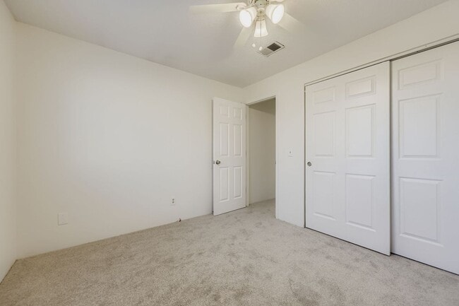 Building Photo - Large One Bed plus Office Condo