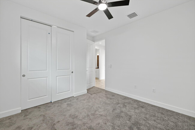 Building Photo - 12347 SW Compass Pt Dr