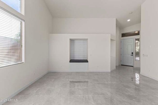 Building Photo - 3940 E Minton St