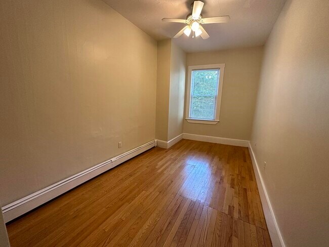 Building Photo - 1218 Cambridge St