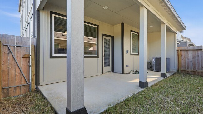 Building Photo - 1525 Blue Acer Dr