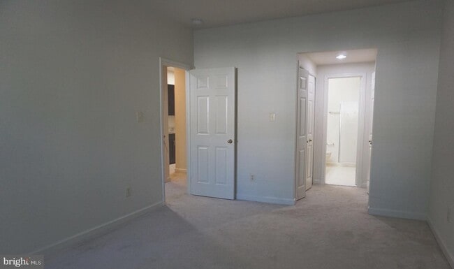 Building Photo - 2-Bedrooms Unit in Bentley Place