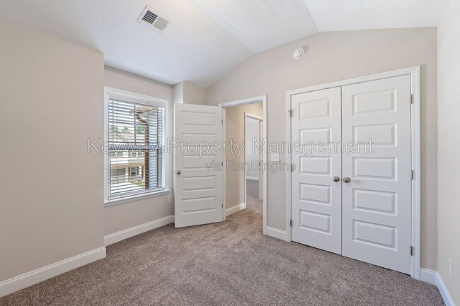 Building Photo - 1121 Jolly Ln
