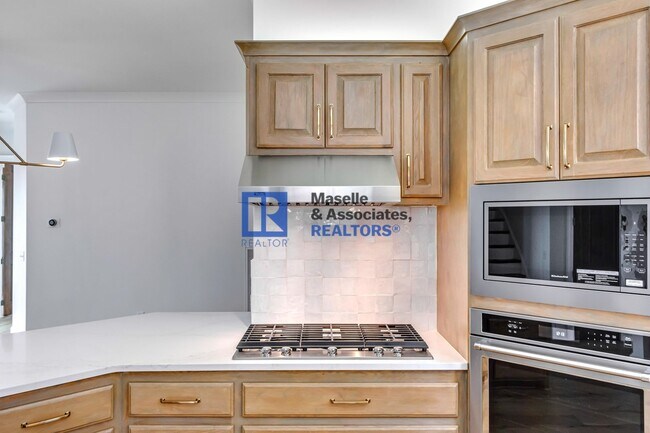 Building Photo - 1418 Windrose Dr