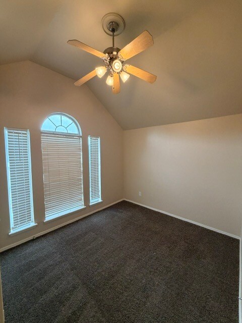 Building Photo - 426 W Pines Way