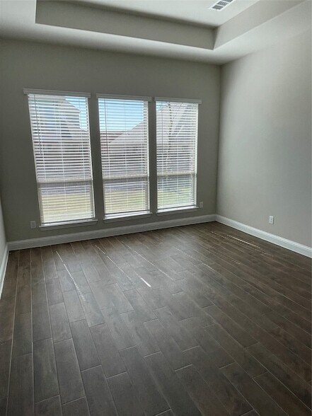Building Photo - 4021 Angelina Dr