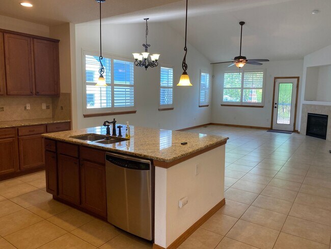 Building Photo - 2 BED/2 BATH RANCH STYLE HOME IN SUMMER HAWK IN FOX MEADOW AVAILABLE 7/10!