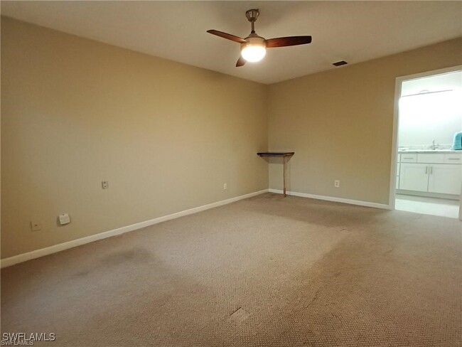 Primary Photo - 628 SE 12th Ct
