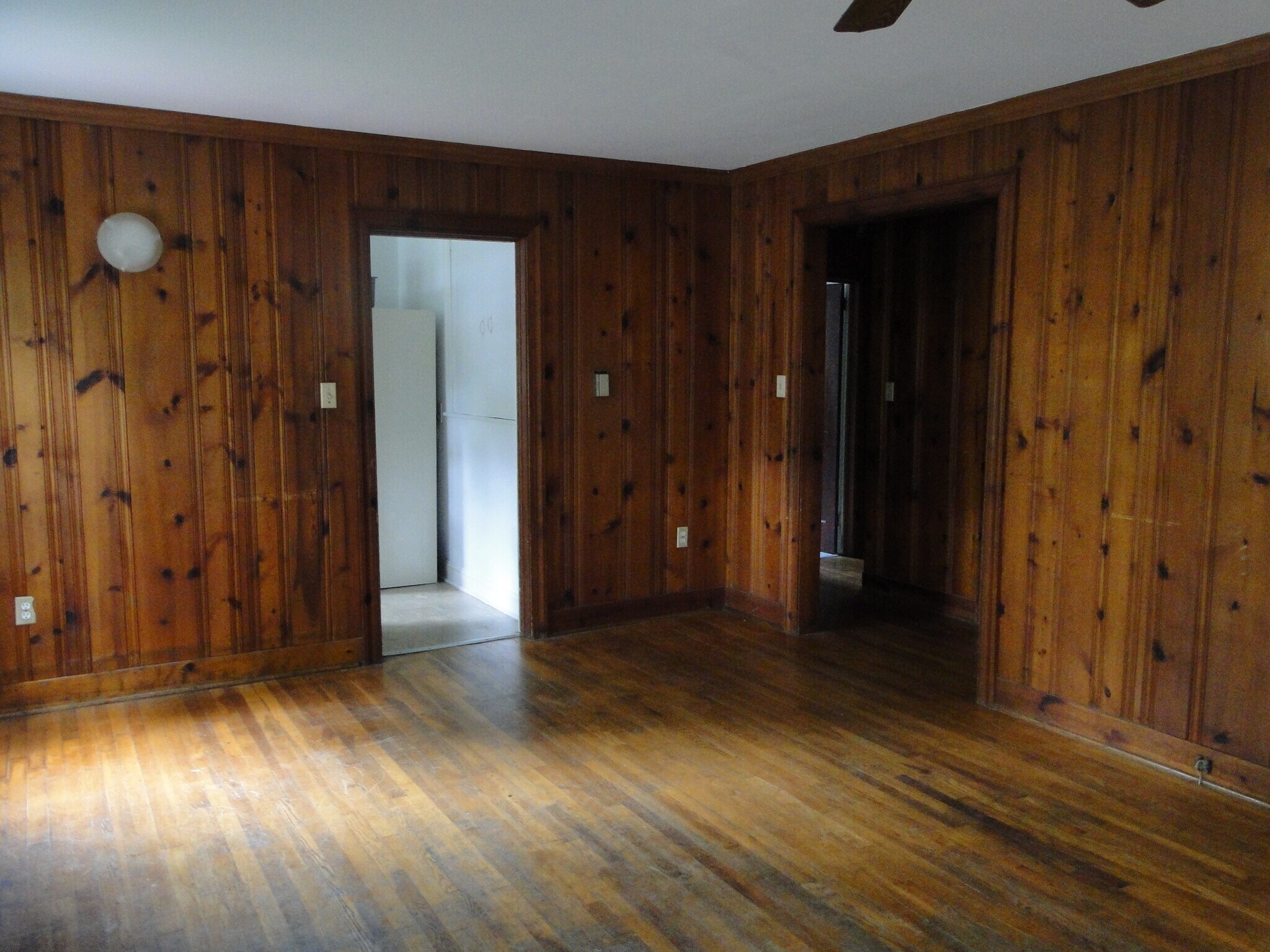 Building Photo - 106 Pine St