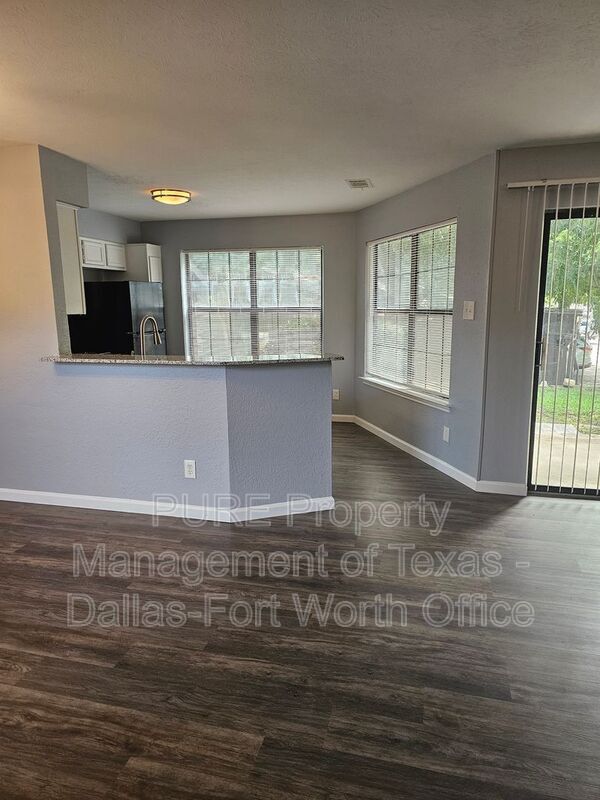 Building Photo - 814/103 Castleglen Drive