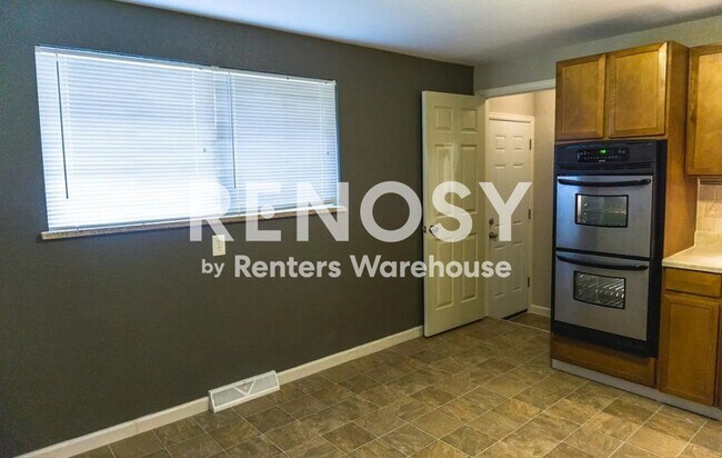 Building Photo - Spacious 4-Bedroom Duplex Near Anschutz Medical Campus – Available Now!