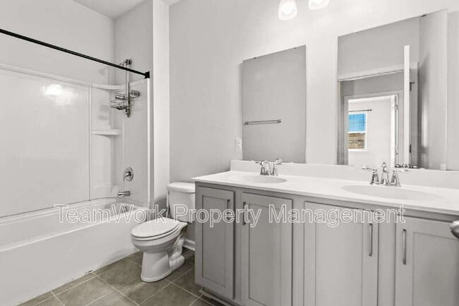 Building Photo - 214 Mercator Dr