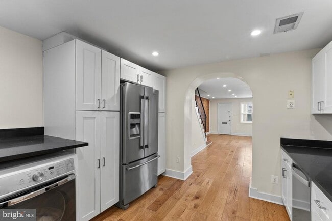 Building Photo - 1006 S Belnord Ave