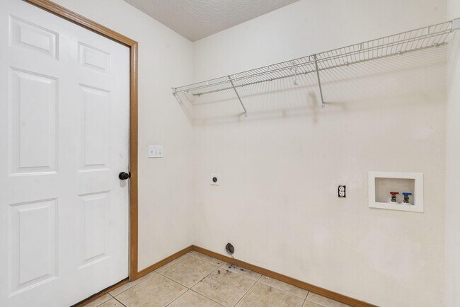 Building Photo - 113 Bailey Cir