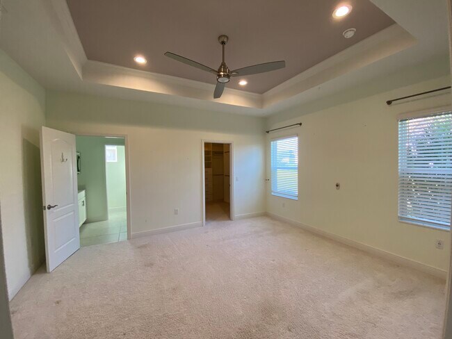 Building Photo - 16966 Rosedown Glen