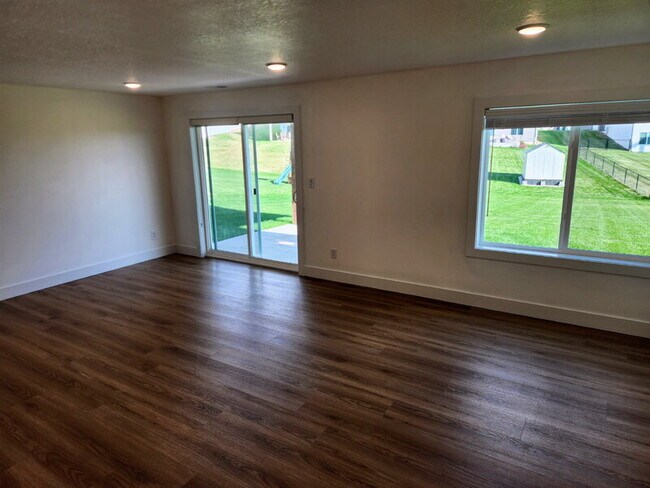 Building Photo - 1603 Red Cedar Ln