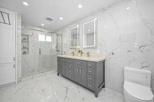 Building Photo - 85-16 Abingdon Rd