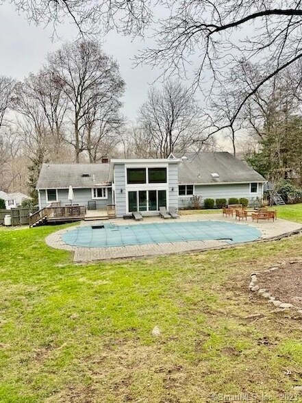 Building Photo - 71 High Point Rd