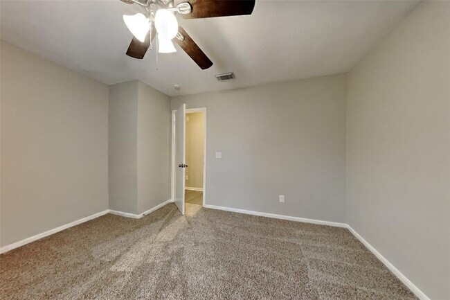 Building Photo - 1031 Cascade Creek Dr