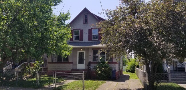Building Photo - Brooklyn Center - 3 Bedroom Single Family ...