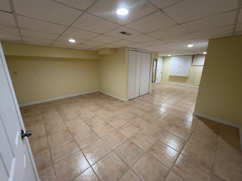 Building Photo - 643 47th St